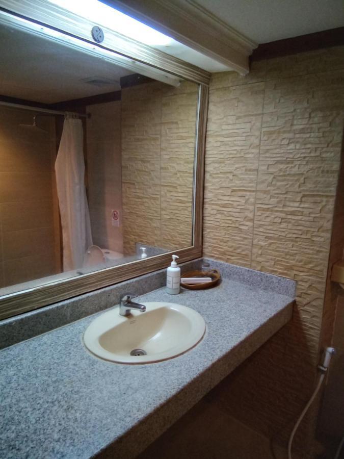 Hotel Puri Dibia Kuta Кута Экстерьер фото